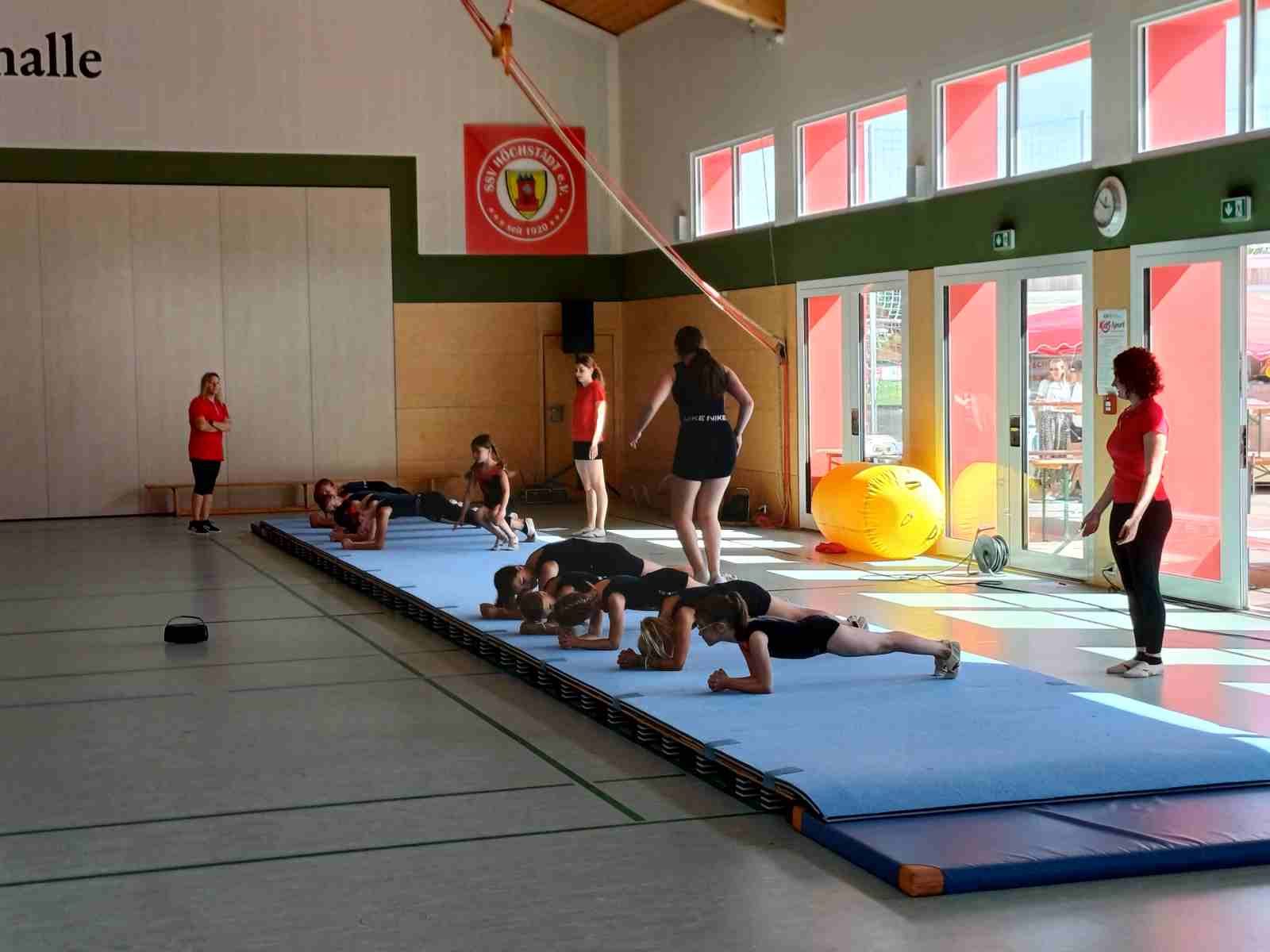 Turnübungen (2)